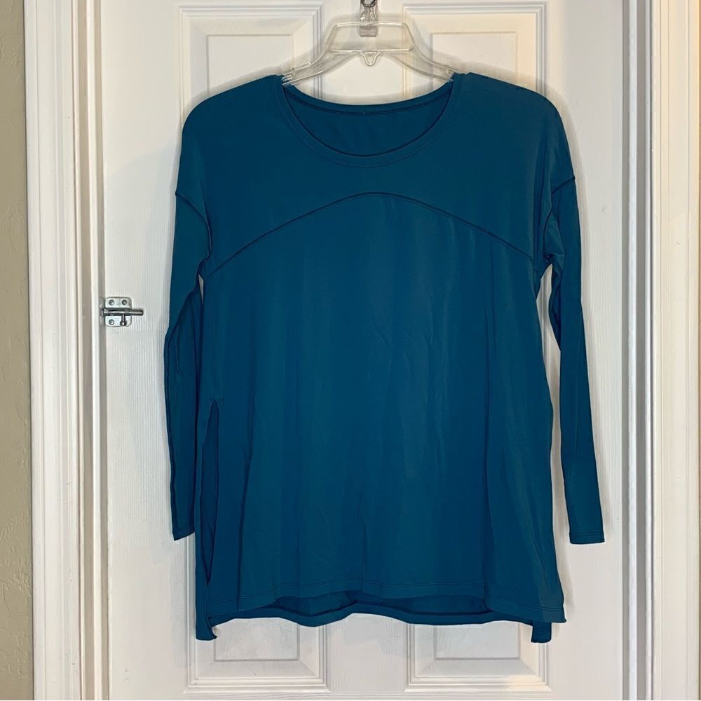 Lululemon Teal Hit Unwind LS Crewneck Long Sleeve Tee Size 8